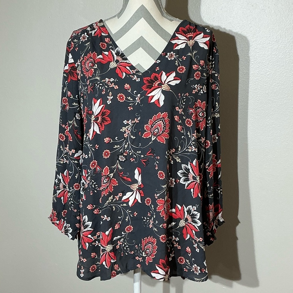 LOFT Outlet Size XL Dark Gray and Red Floral Blouse
